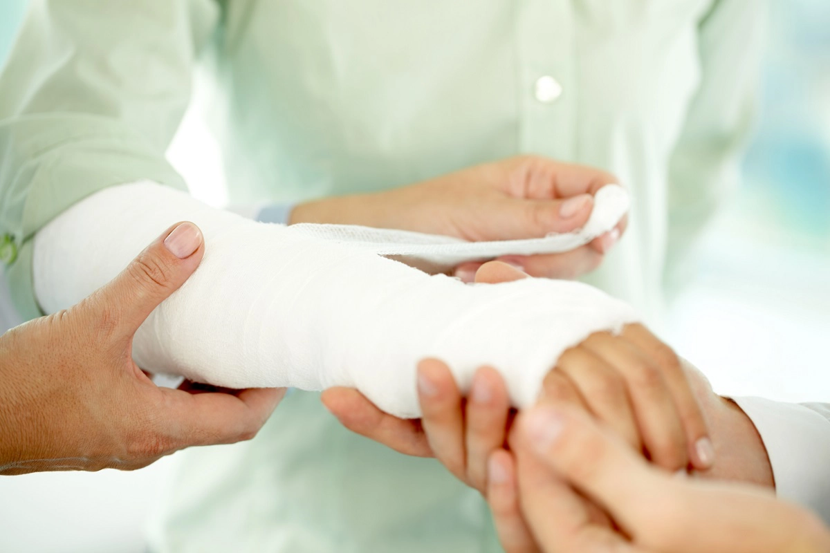 broken arm - how to apply splints, EKG interpretation, PCCN certification
